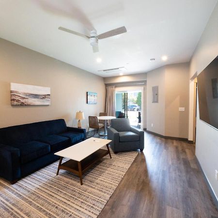 Long Beach Suites Gloucester Extérieur photo
