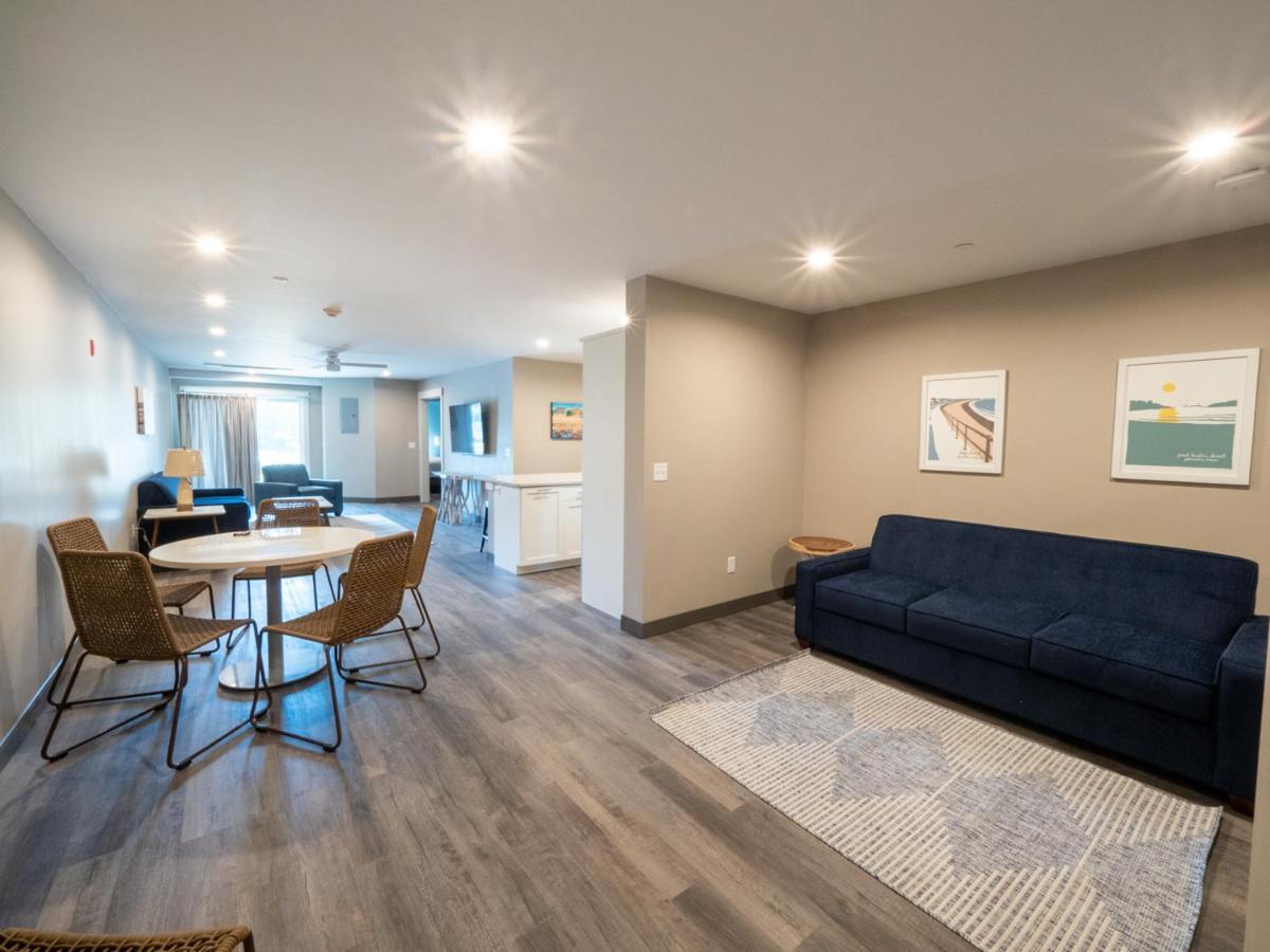 Long Beach Suites Gloucester Extérieur photo